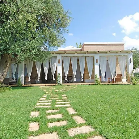 Casa Vacanze La Corte 3*