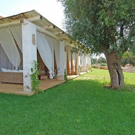 Casa Vacanze La Corte 3*